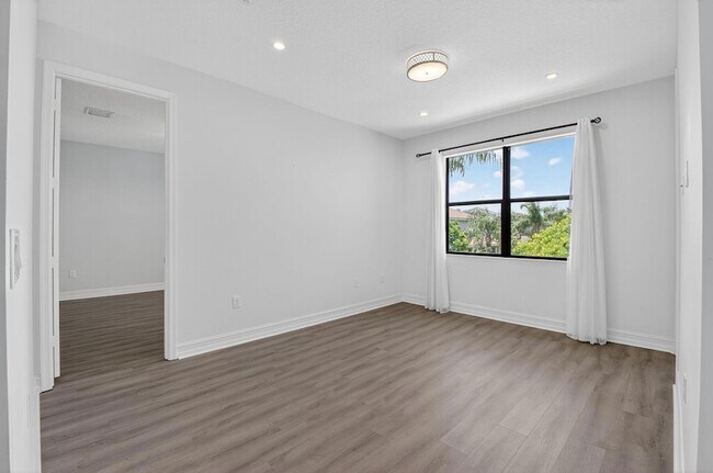Building Photo - 8101 Ironstone Dr