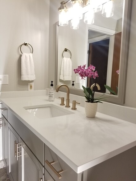 Building Photo - 1030 Davidson Dr