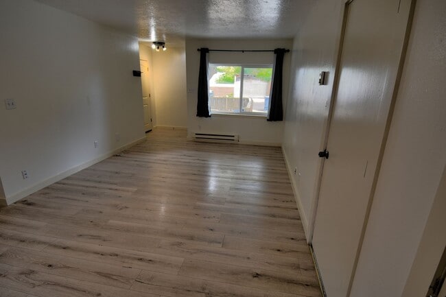 Building Photo - Heights Town Home!!!