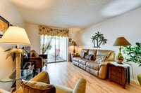 Building Photo - 3817 Lake Bayshore Dr