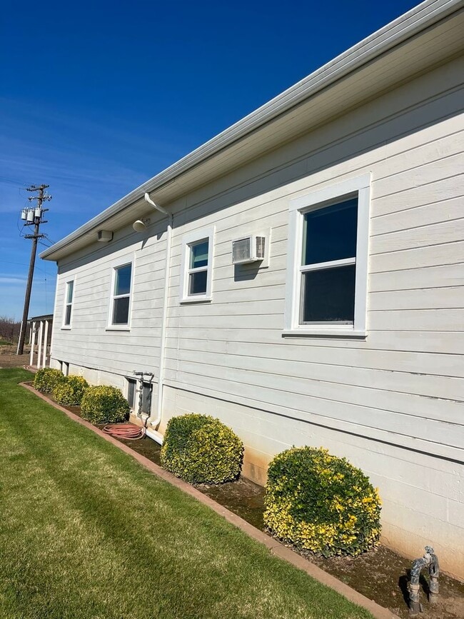 Building Photo - 3636 Beecher Rd