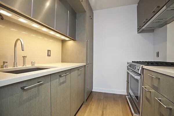 Building Photo - 225 Rector Pl