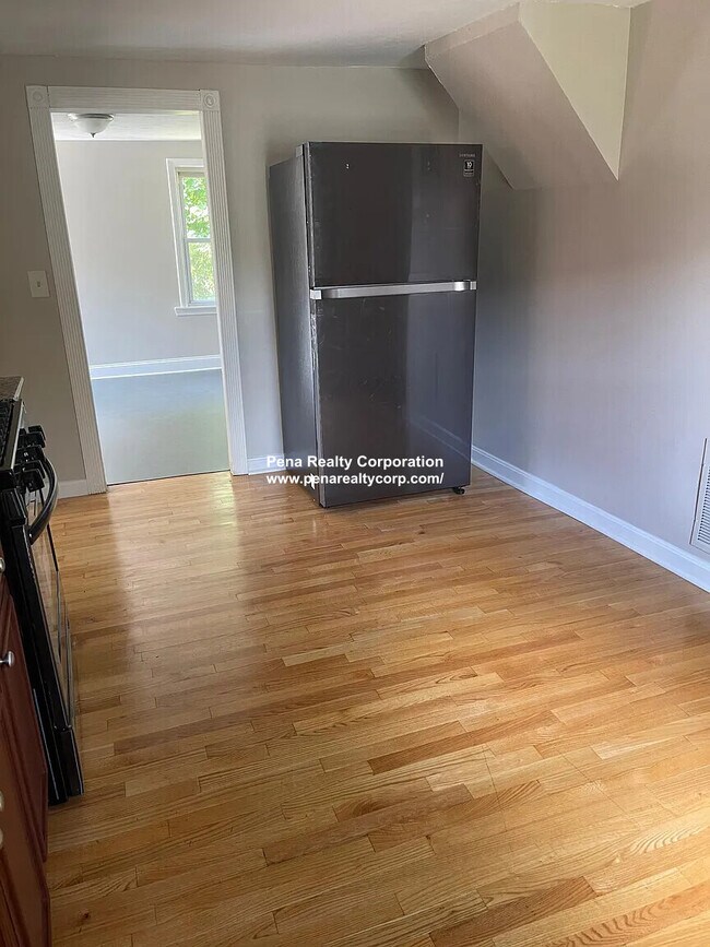 Building Photo - 130 South St