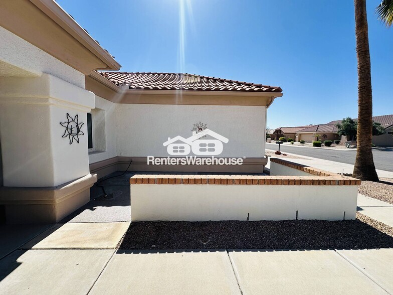 Building Photo - 14107 W Wagon Wheel Dr