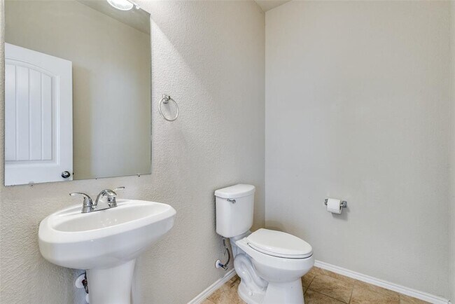Building Photo - 712 Whitemarsh Dr