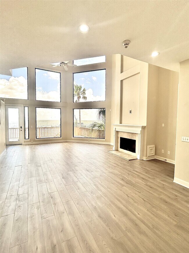 Building Photo - 807 Kipp Ave