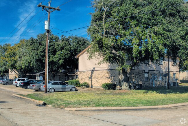 Oak Place Apartments - Prairie View, TX | Apartment Finder