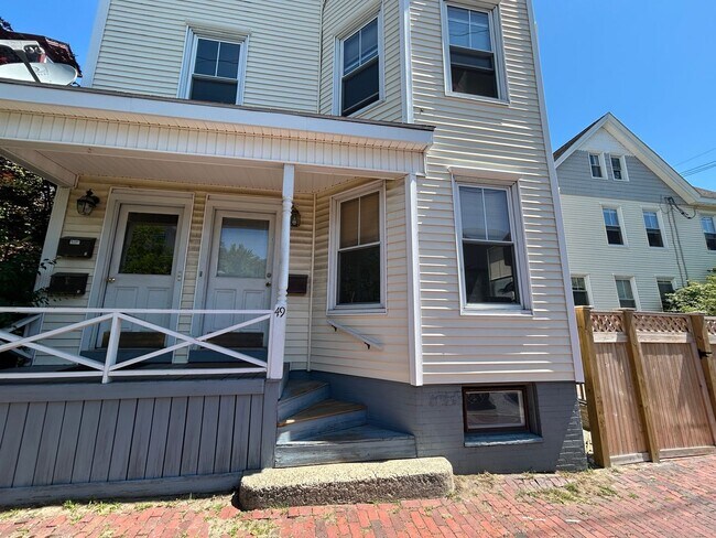 Building Photo - 49 Sheridan St