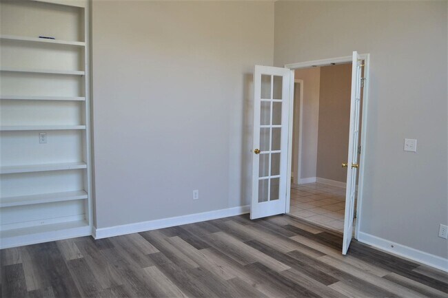 Building Photo - 351 Barnsley Dr