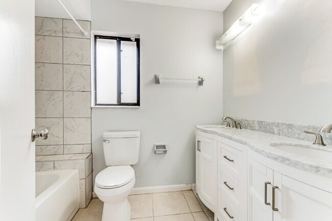 Building Photo - Charming 3-Bedroom, 2-Bath Home in Palm Coast