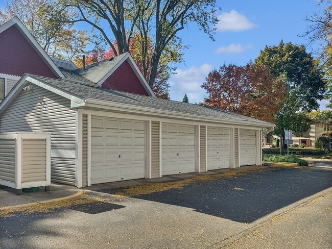 Building Photo - 5112 41st Ave S