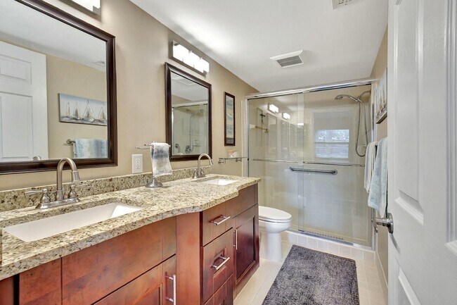 Building Photo - 10663 Ocean Palm Way