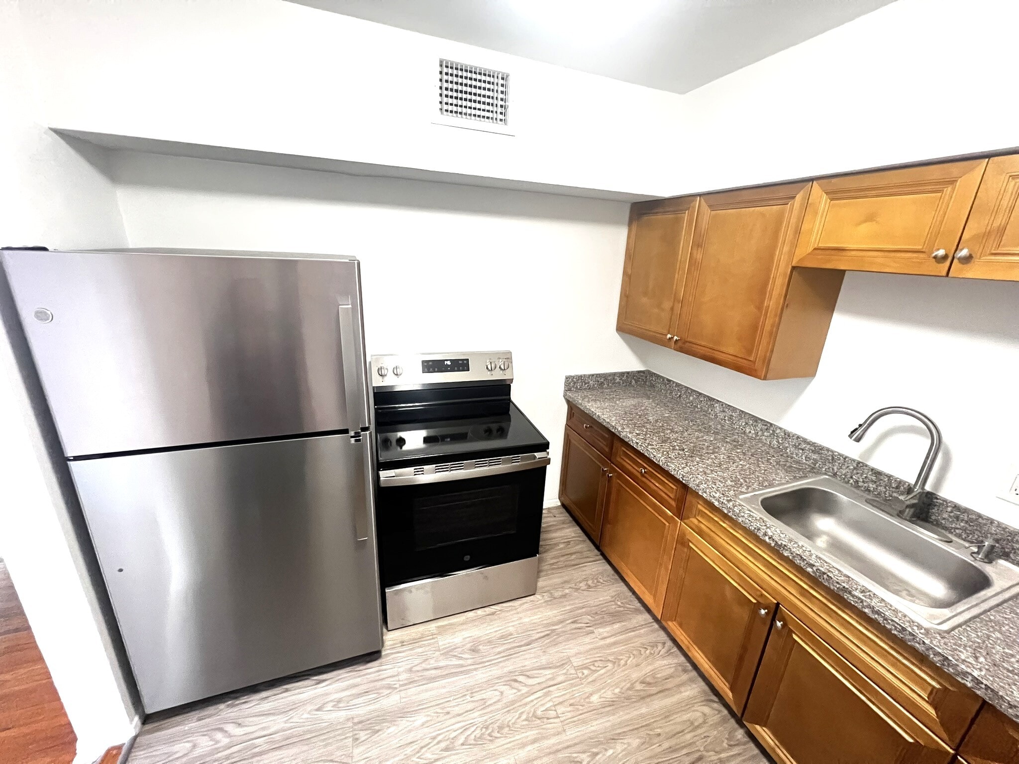 Building Photo - 2720 Shipping Ave