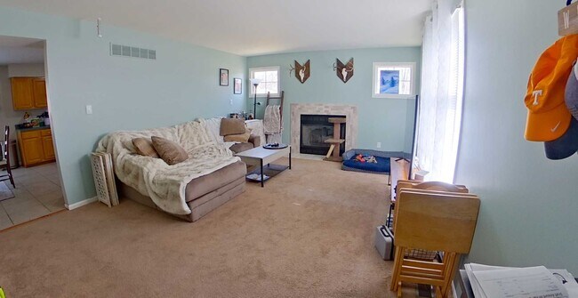 Building Photo - Beautiful Single Family Home on the West-Side + Fully Fenced in Yard + Close to Anneberg Park! Av...