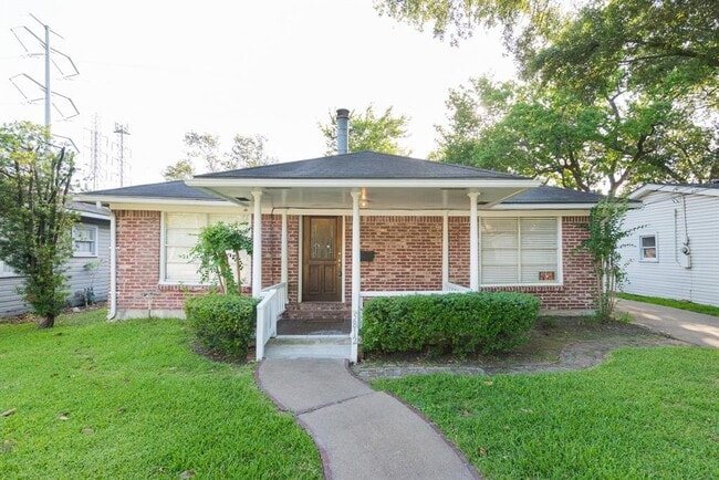 Primary Photo - 5812 Community Dr