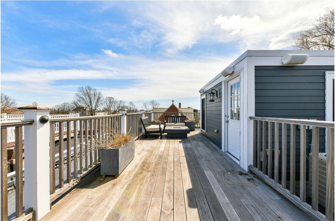 Roof deck - 846 E Broadway