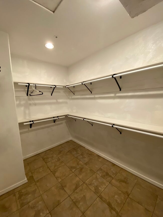 Building Photo - 2308 Canyon View Rd