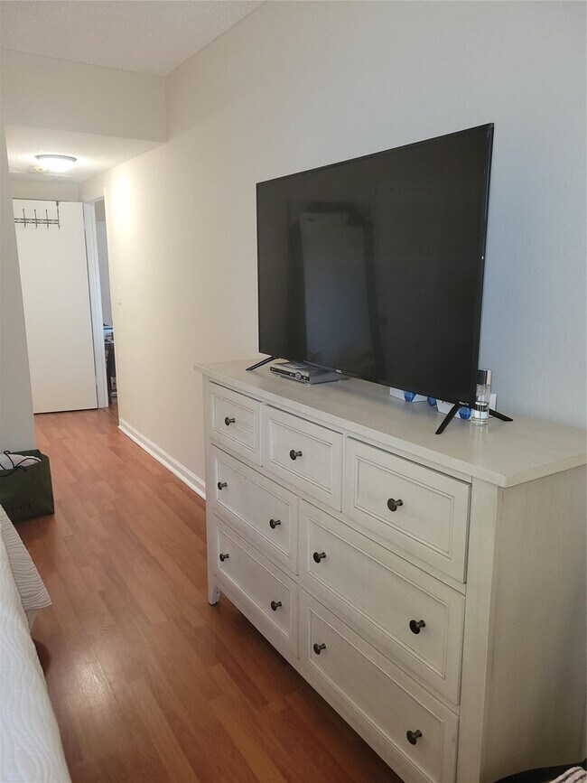 Building Photo - 1980 S Ocean Dr