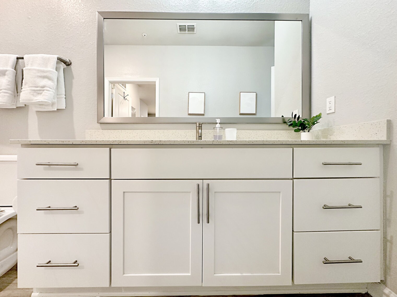 Building Photo - 1323 Sands Ter E