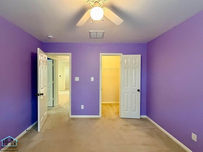 Building Photo - 518 Willow Grove Dr