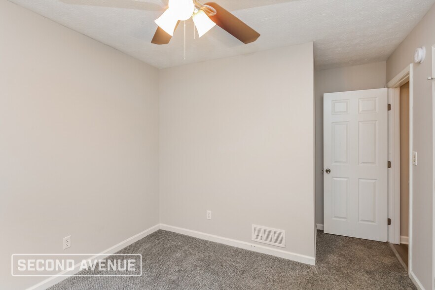 Building Photo - 6290 Silver Spur Dr