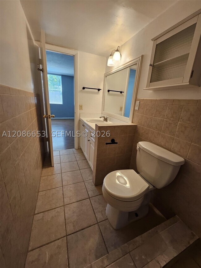 Building Photo - 8301 SW 142nd Ave