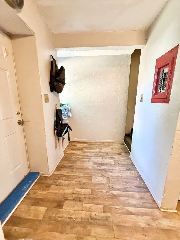 Building Photo - 402 N 1st St