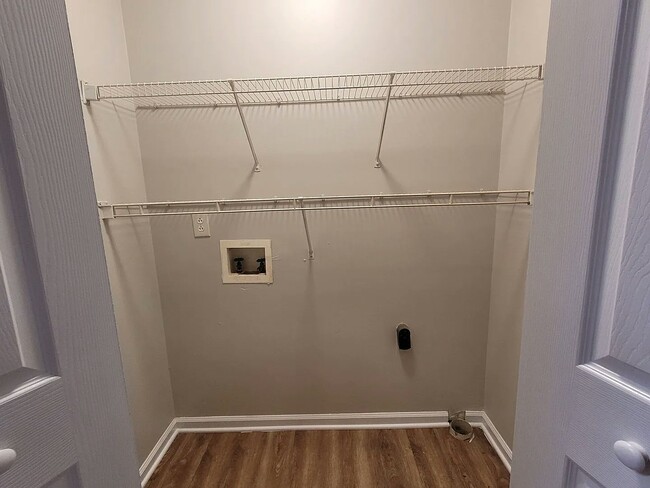 Building Photo - 317 Buckeye Dr