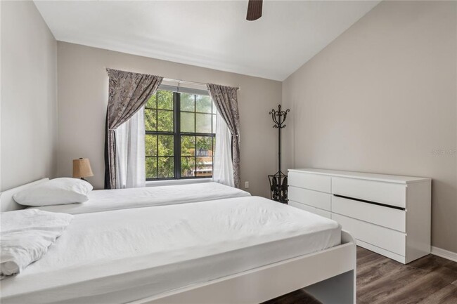 Building Photo - 5534 Kinglethill Dr