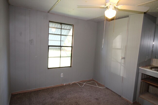 Building Photo - 8433 Pin Oak Rd