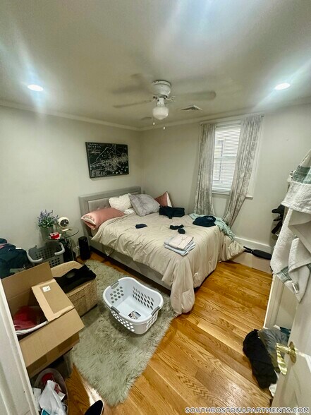 Building Photo - 209 I St