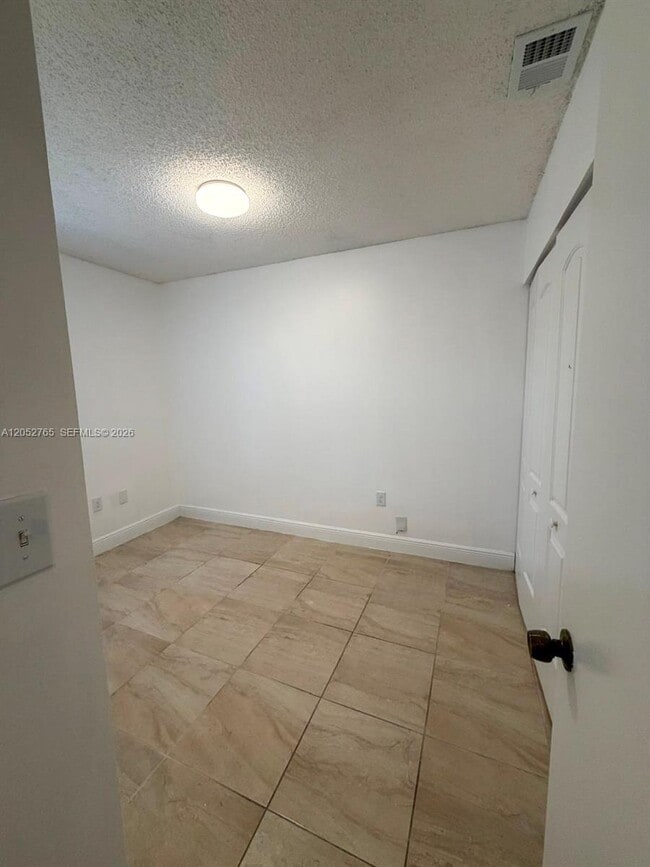 Building Photo - 5028 SW 138th Ave Cir