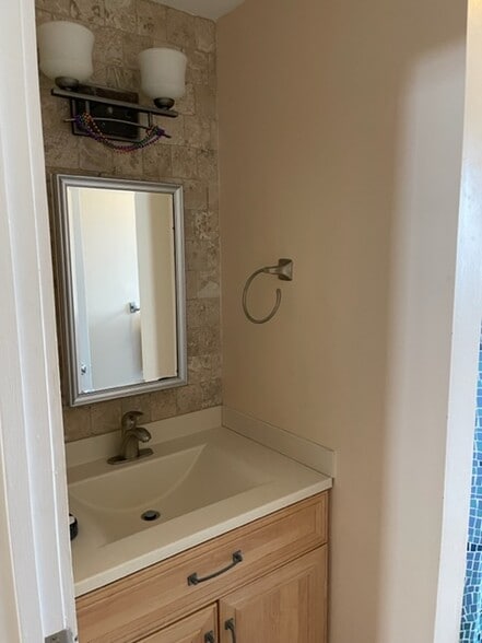 Building Photo - 62 Lakeview Ter