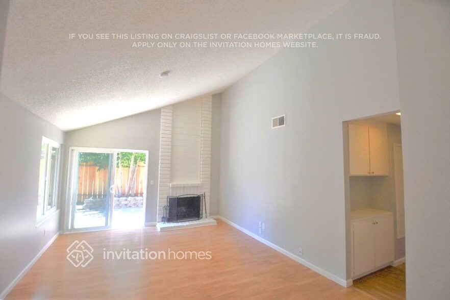 Building Photo - 724 Sandy Brook Ct