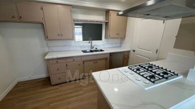 Building Photo - 1582 Tiffany Pl