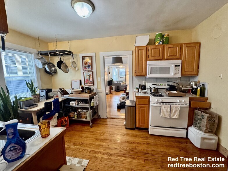 Building Photo - 21 Saint Peter St