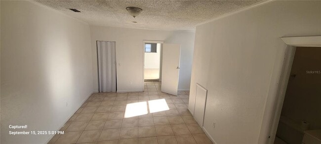 Building Photo - 2027 Bentley St