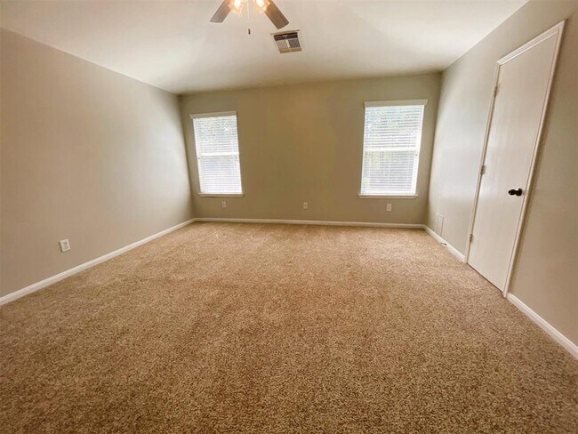 Building Photo - 2518 Hidden Park Ln