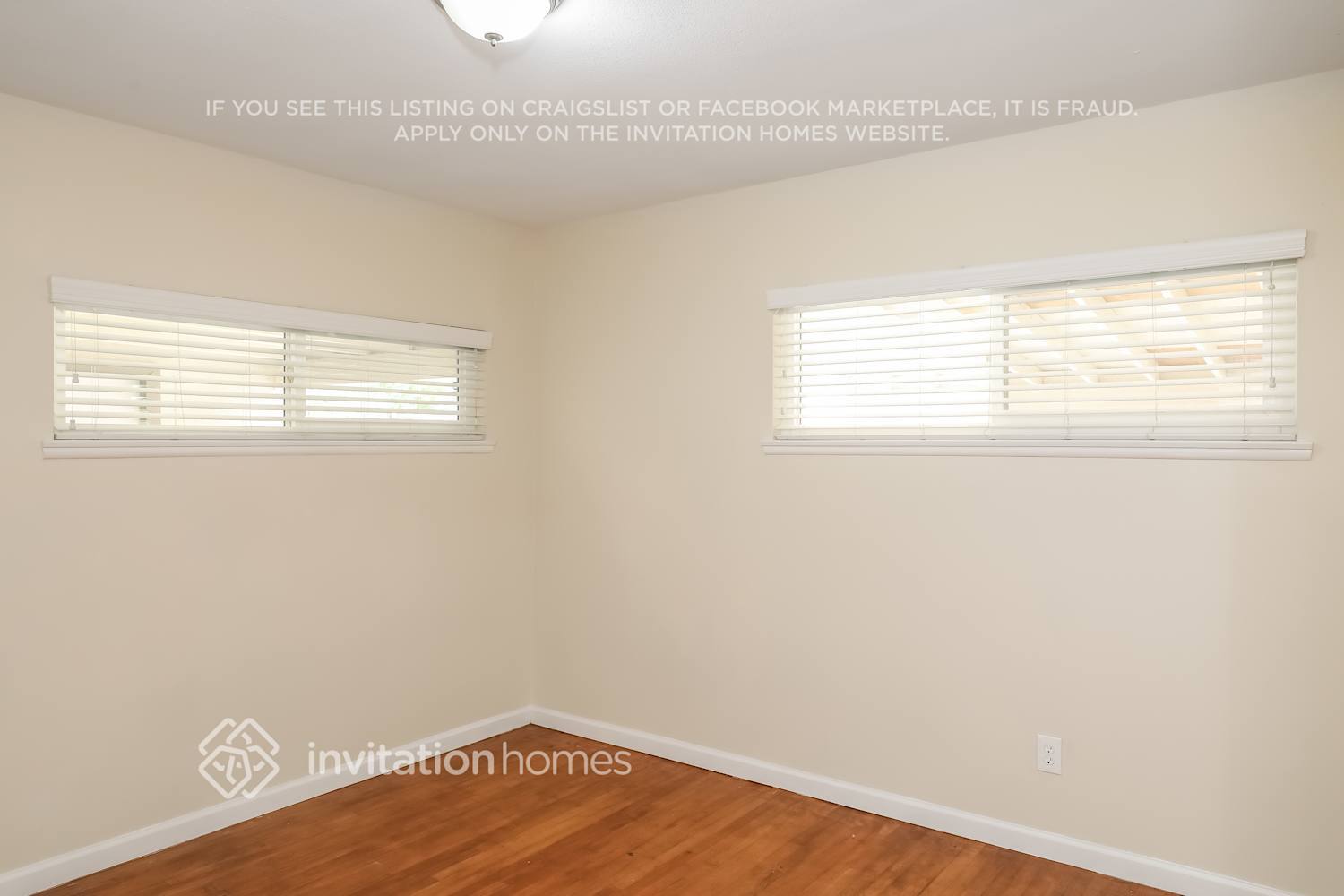 Building Photo - 5197 N Mountain View Ave