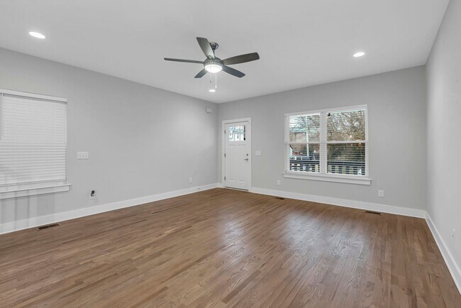 Building Photo - Beautiful North Nashville Home
