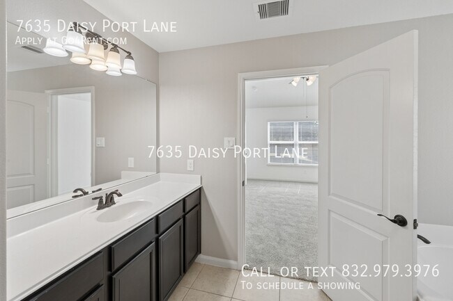 Building Photo - 7635 Daisy Port Ln