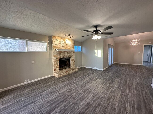 Building Photo - Ernest Properties 2 (295 Mooring Cir)