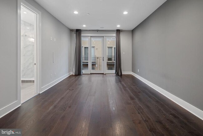 Building Photo - 1332 Kater St