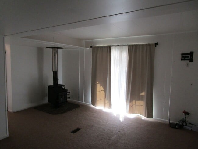 Building Photo - Manufactured Home and ADU on Lower End of Juniper Canyon - Available Now!