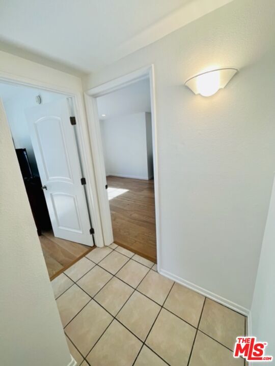 Building Photo - 221 S Gale Dr