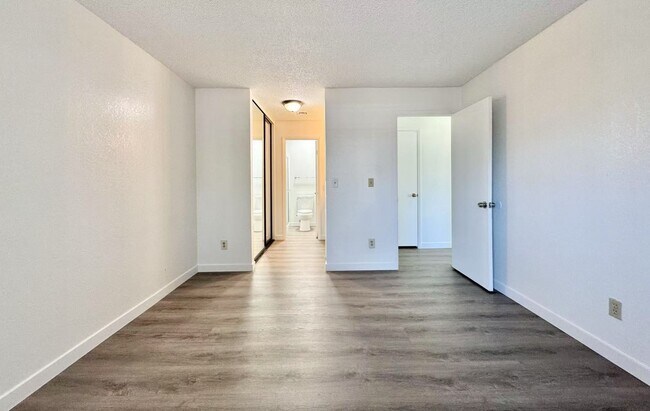 Building Photo - 4724 Nara Vista Way