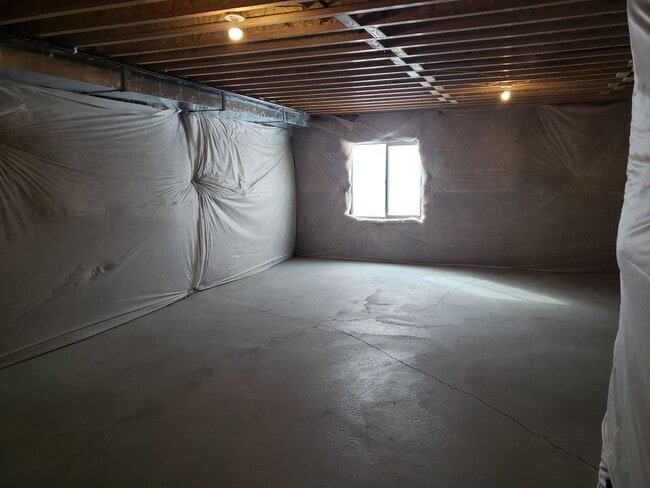 Building Photo - Trails and more at this Harvest Park Home in Mapleton!!