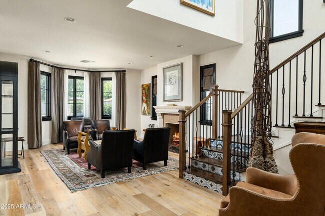 Building Photo - 4901 E Amelia Ave