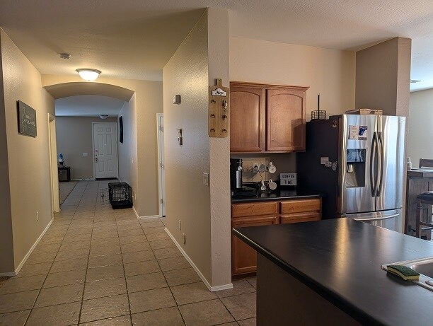 Building Photo - 46057 W Dutchman Dr