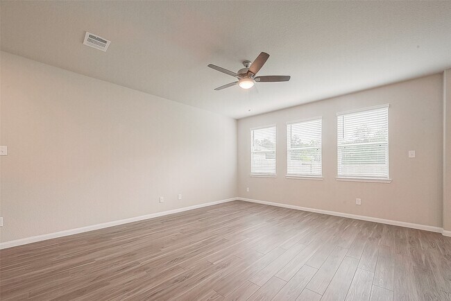 Building Photo - 2335 Tavo Trails Dr